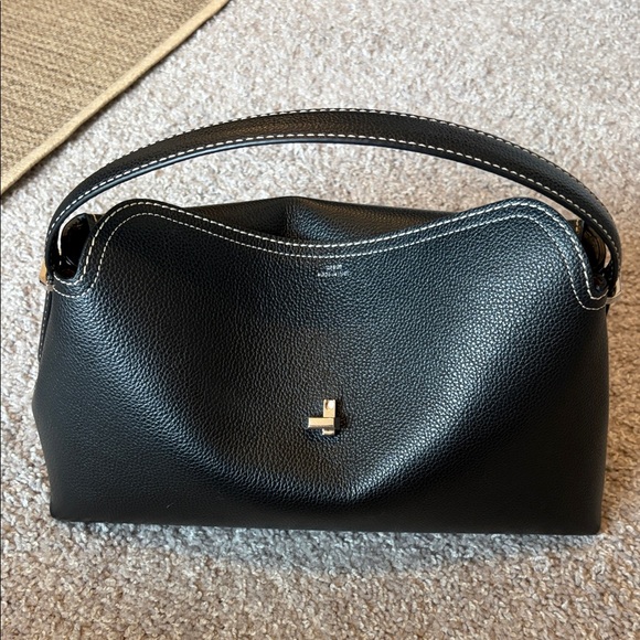 New Toteme t-lock bag in black with white contrast stitching - Picture 6 of 9